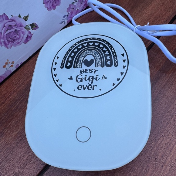 Gigi Mug with Heartwarming Design and Warmer -New - Picture 4 of 8